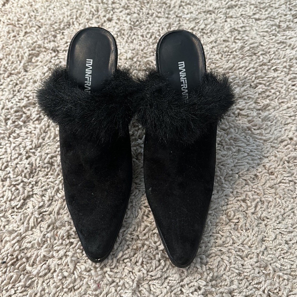 Black slip in boots leather with faux fur in size  seven
